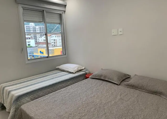 Enseada Lindíssimo Apto - 6 pessoas - 300mt da praia Apartamento Guarujá