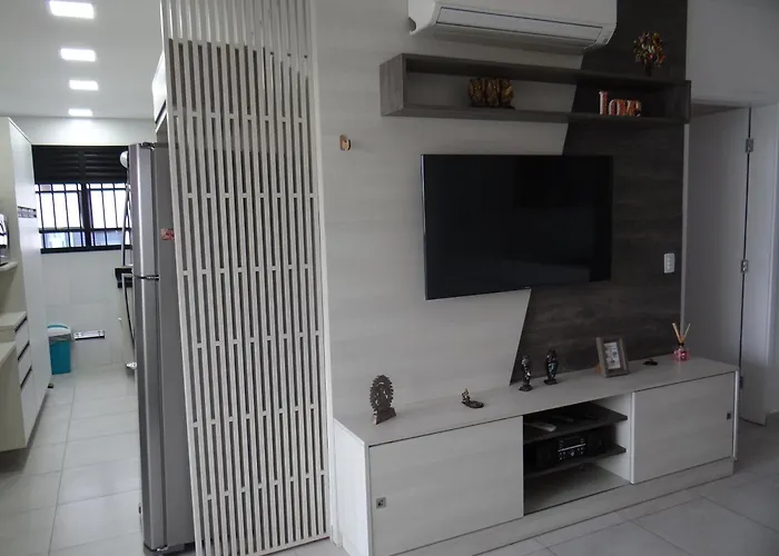 Pitangueiras com Varanda Gourmet e Limpeza Diária Incluída Apartamento Guarujá